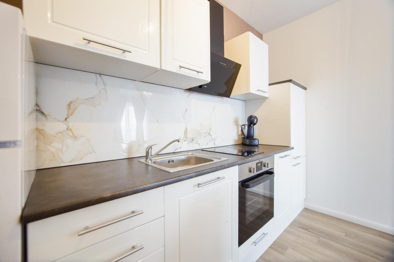 Apartamento Trio Orange Oradea Exterior foto