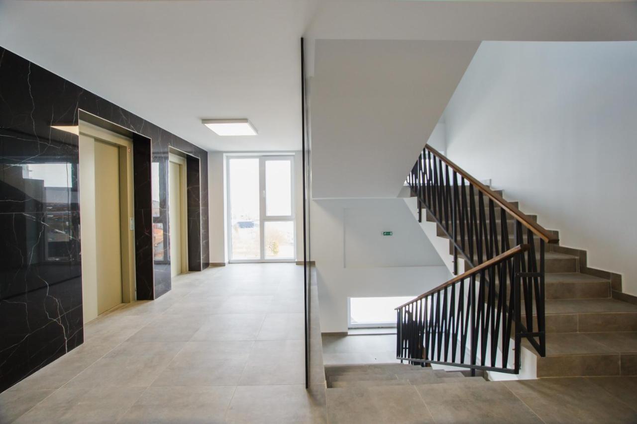 Apartamento Trio Orange Oradea Exterior foto